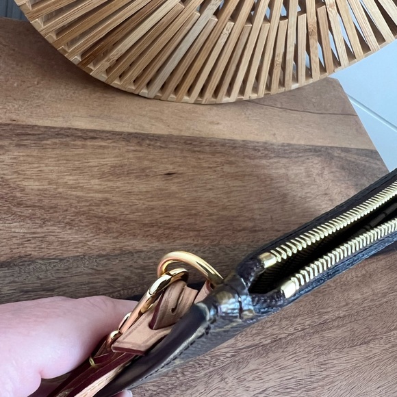 Louis Vuitton monogram Pochette - Picture 17 of 17